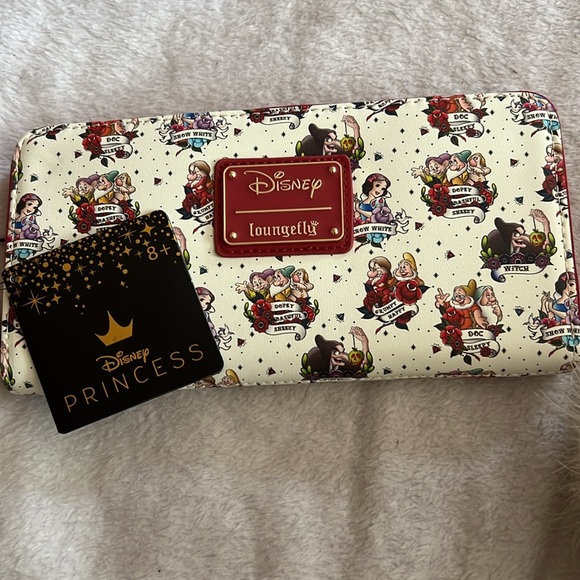 Loungefly Disney Snow White & The Seven Dwarfs Wallet – NWT long zippy wallet - Picture 4 of 4